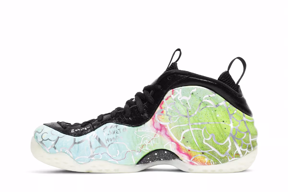 Nike Air Foamposite One Beijing, view 4