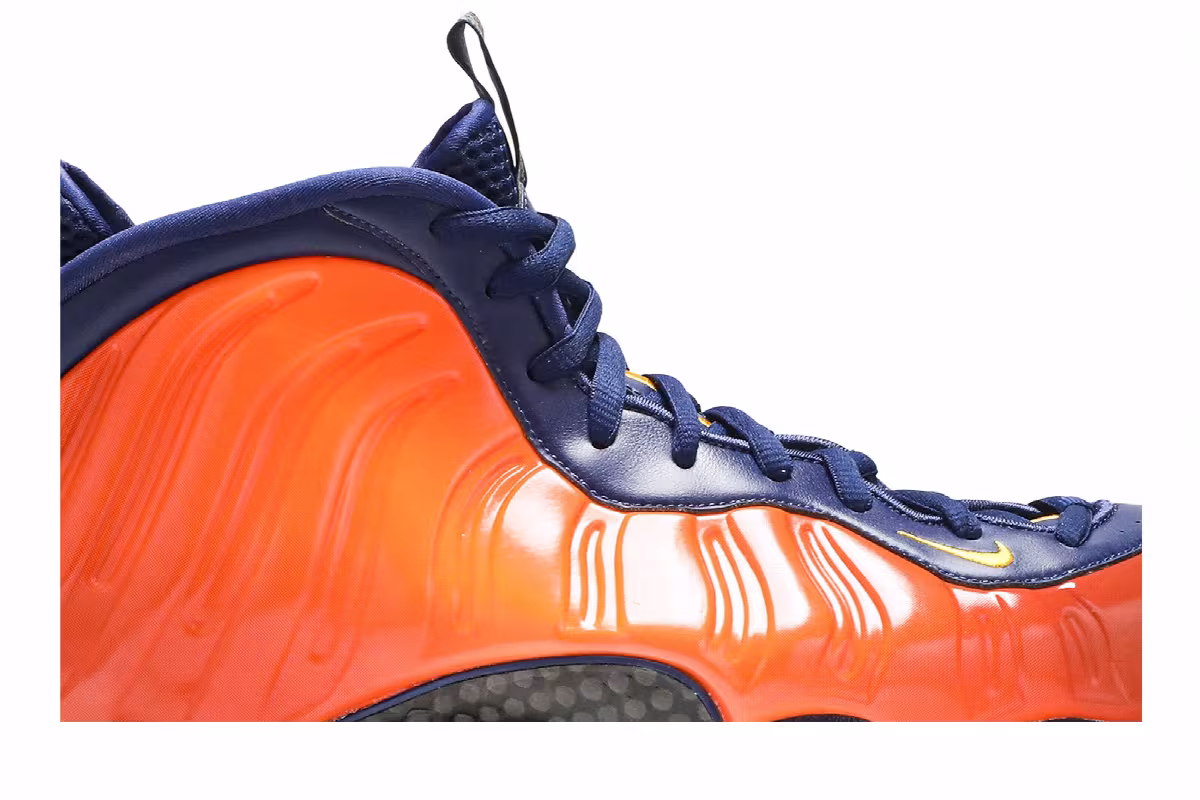 Nike Air Foamposite One Rugged Orange, view 3