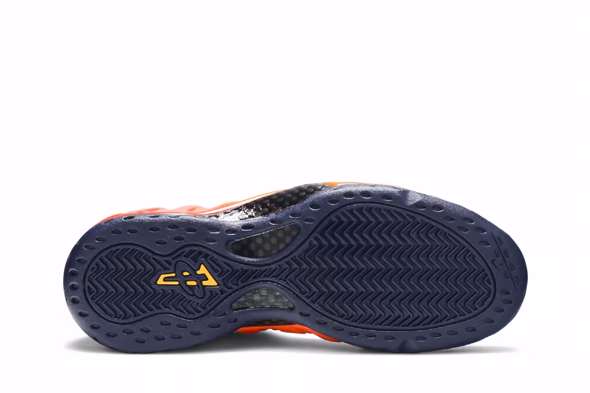 Nike Air Foamposite One Rugged Orange, view 5