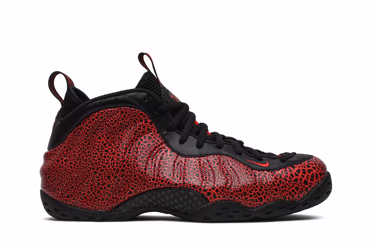 Nike Air Foamposite One Cracked Lava, view 2