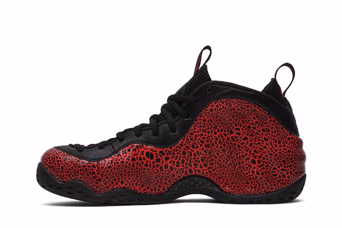 Nike Air Foamposite One Cracked Lava, view 4