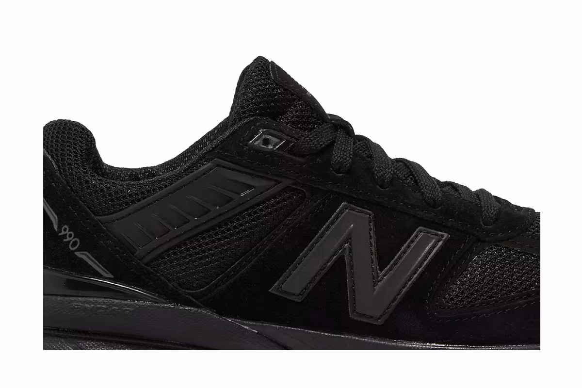 New Balance 990v5 Big Kid Triple Black, view 3