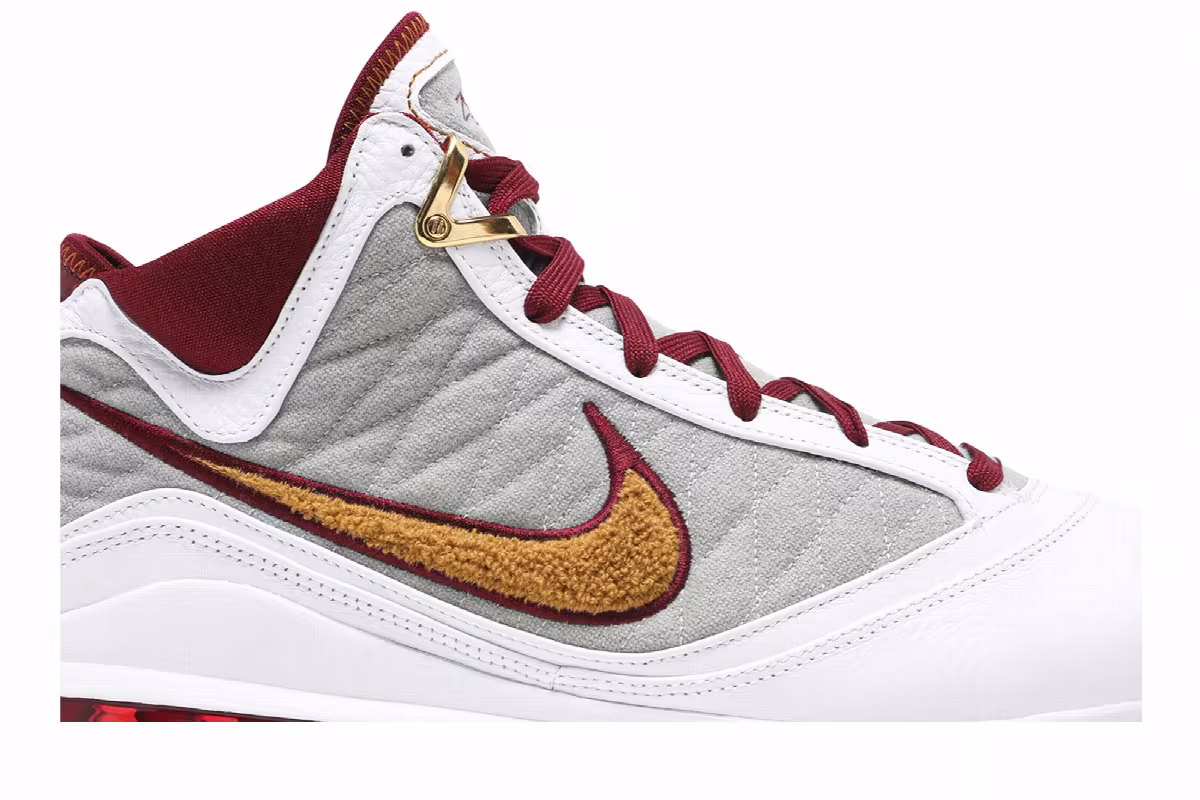 Nike LeBron 7 MVP, view 3