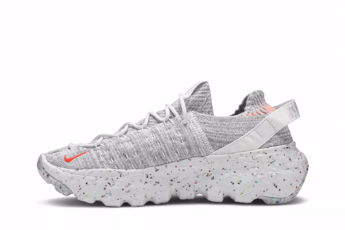 Nike Women's Space Hippie 04 This Is Trash - Crimson, view 4