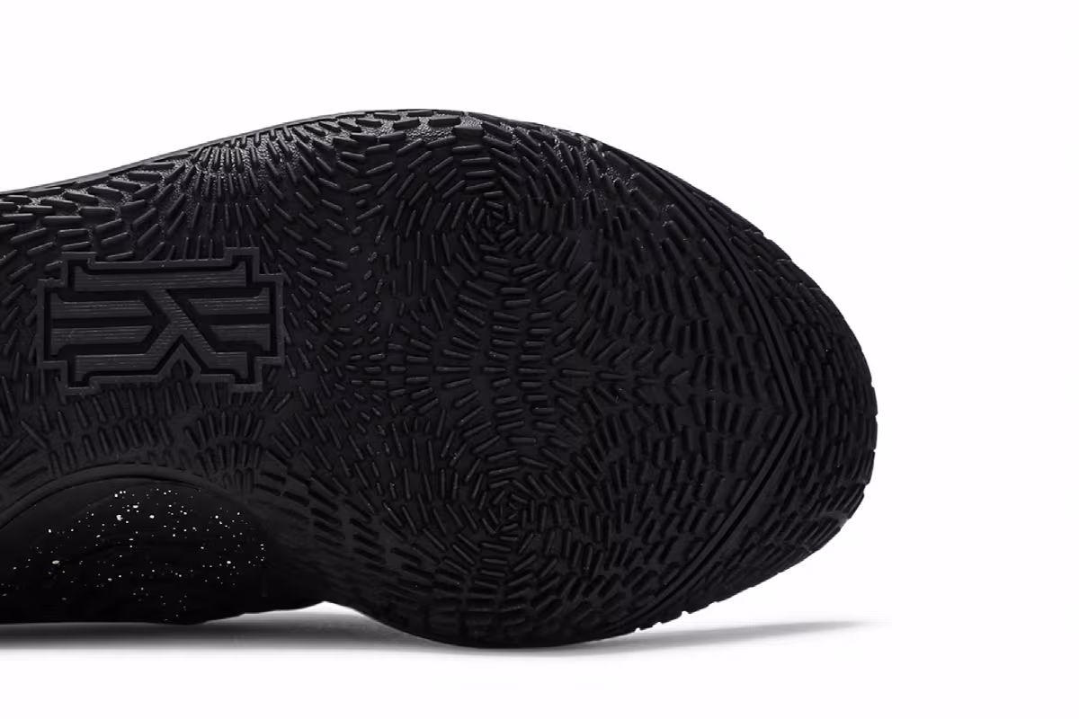 Nike Kyrie Low 3 Black, view 6