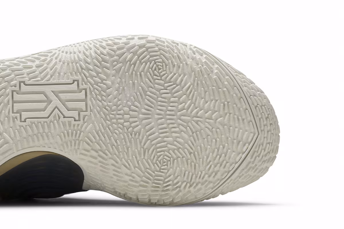 Nike Kyrie Low 3 Sashiko Pack, view 6
