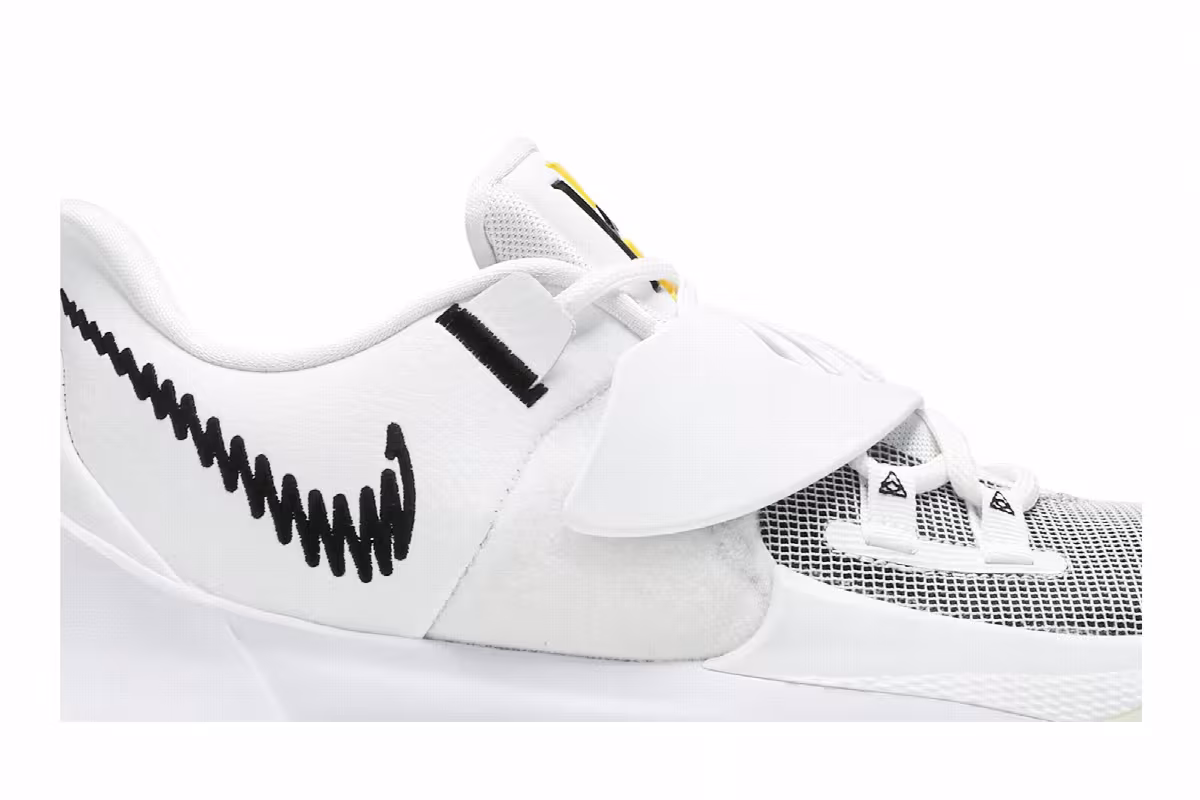 Nike Kyrie Low 3 Eclipse, view 3