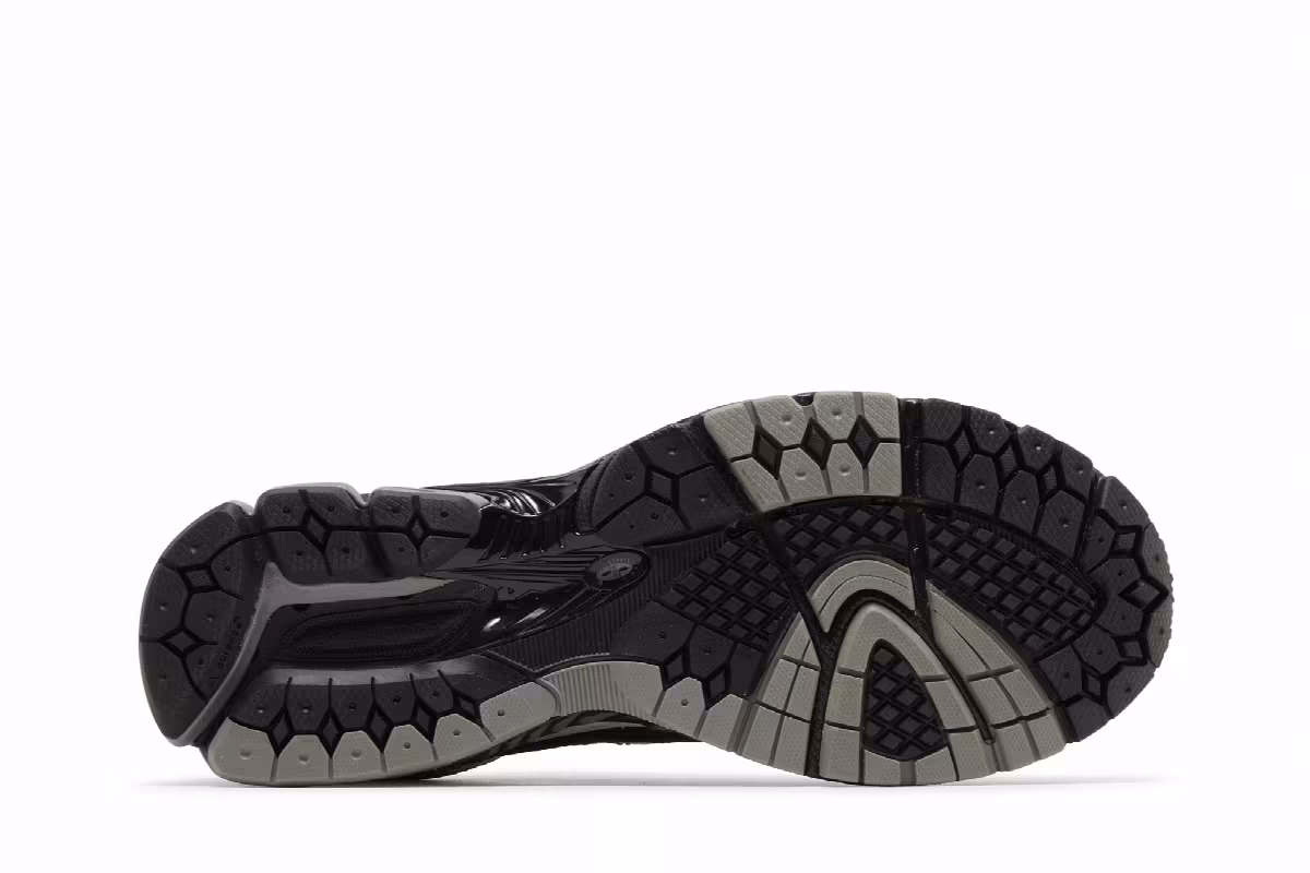New Balance 860v2 Black Grey, view 5