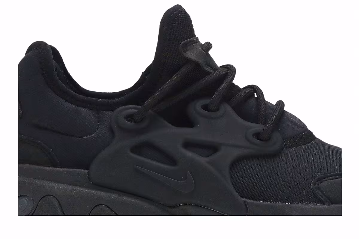 Nike React Presto GS Triple Black, view 3