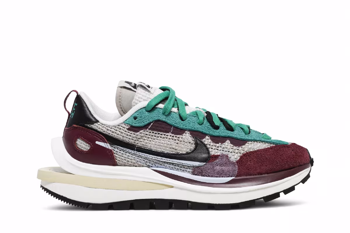 sacai x Nike VaporWaffle SP Villain Red, view 2