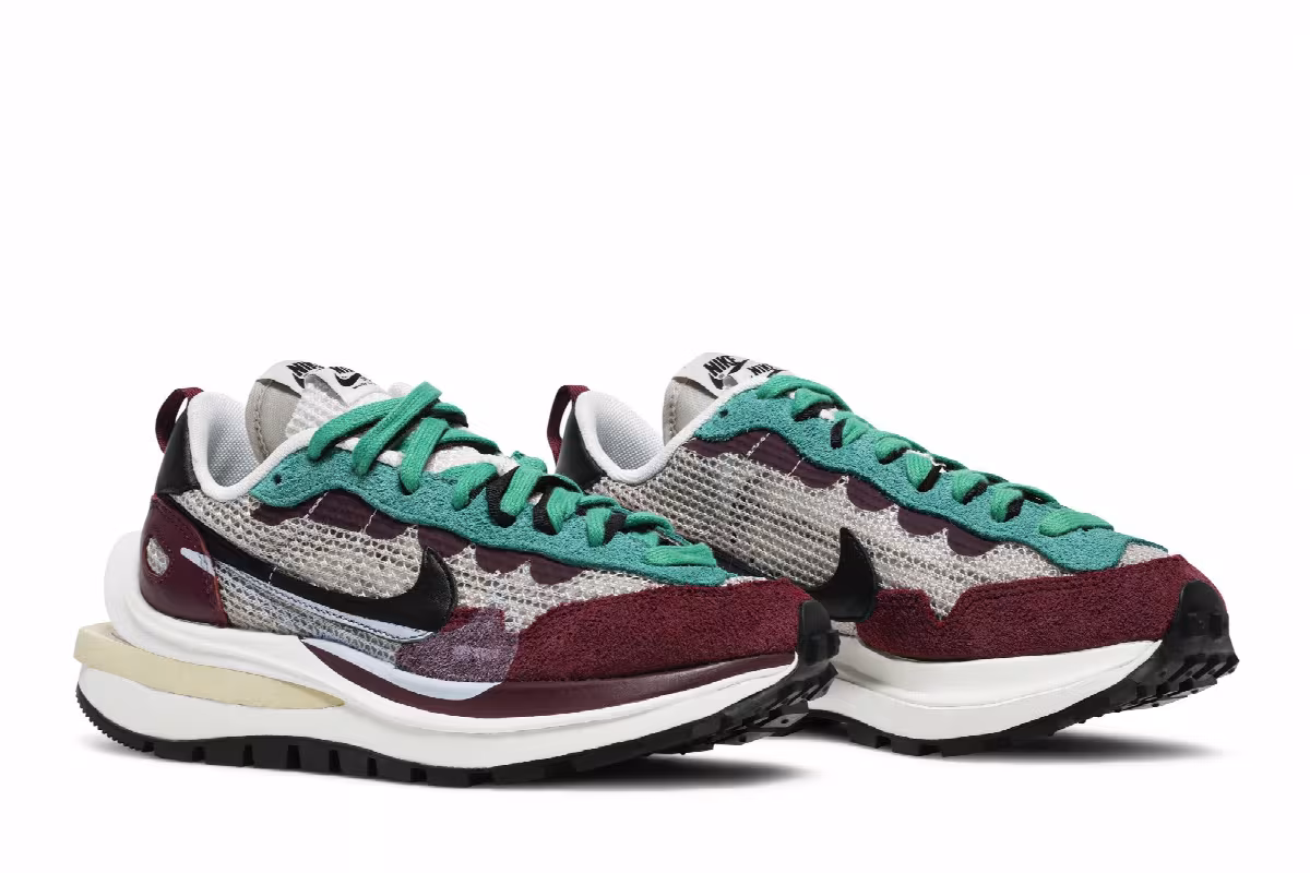 sacai x Nike VaporWaffle SP Villain Red, view 9