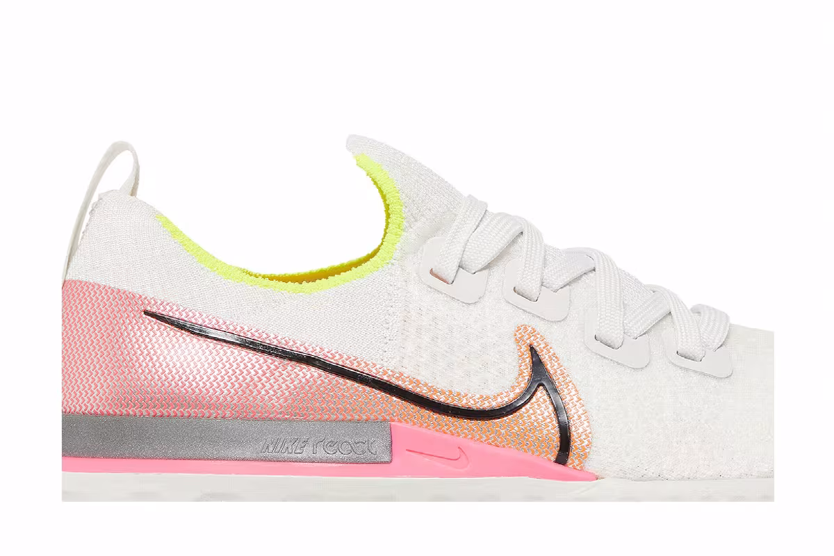 Nike Women's React Infinity Run Pink Blast, view 3