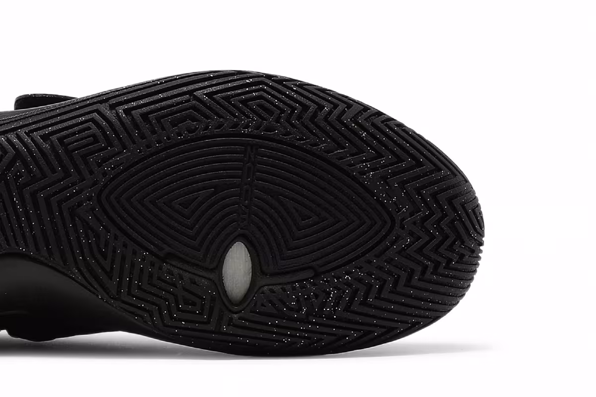 Nike Kyrie Flytrap 3 EP Black Metallic Gold, view 6