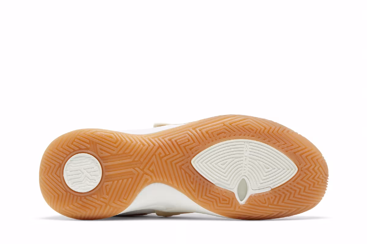 Nike Kyrie Flytrap 3 White Metallic Gold Gum, view 5