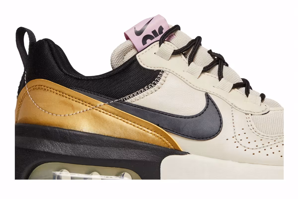 Nike Women's Air Max Verona Light Orewood Brown, view 3
