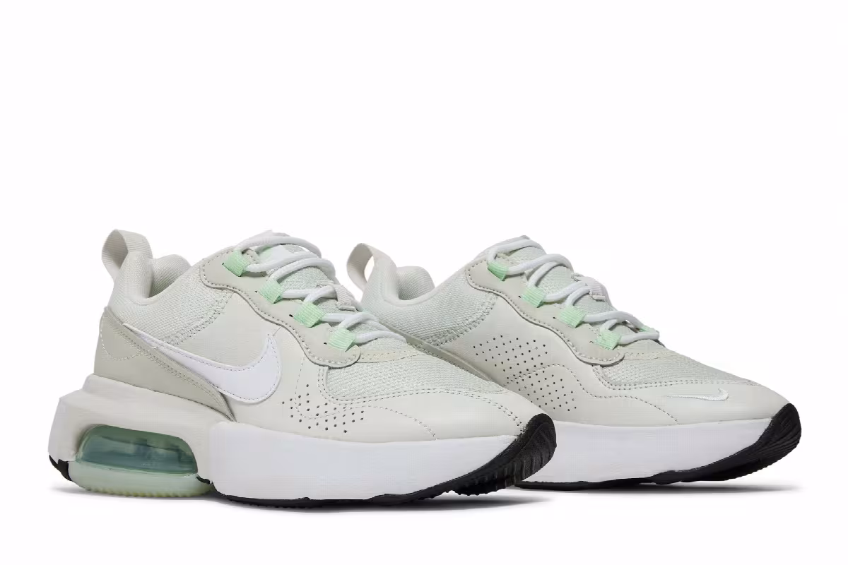 Nike Women's Air Max Verona Spruce Aura, view 9