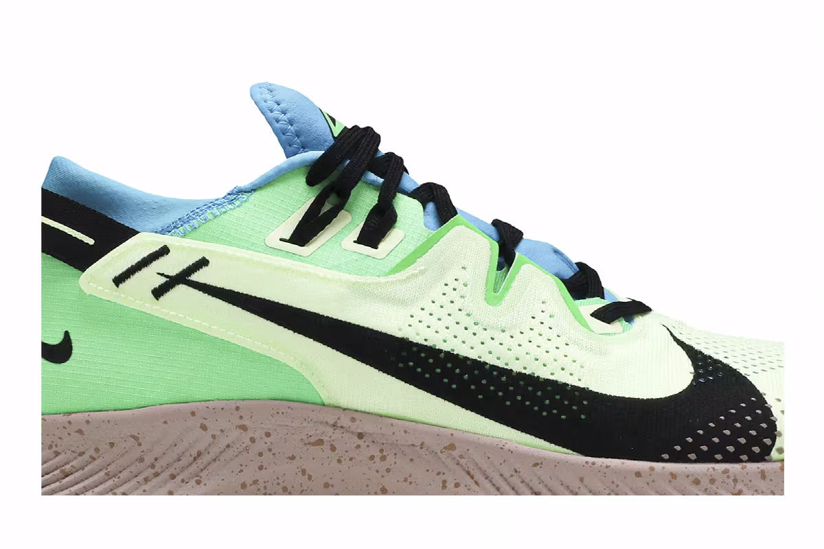 Nike Pegasus Trail 2 Barely Volt, view 3