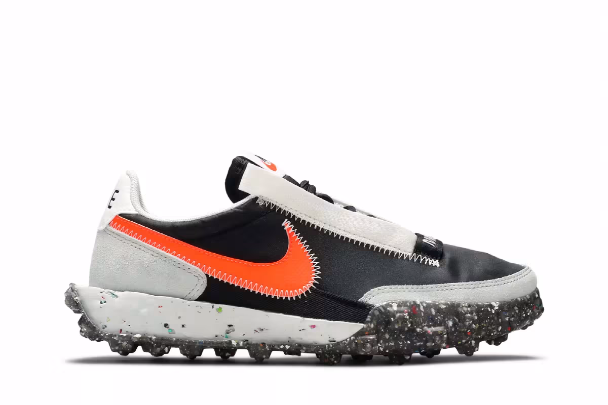 Nike Women's Waffle Racer Crater Photon Dust Crimson, view 2