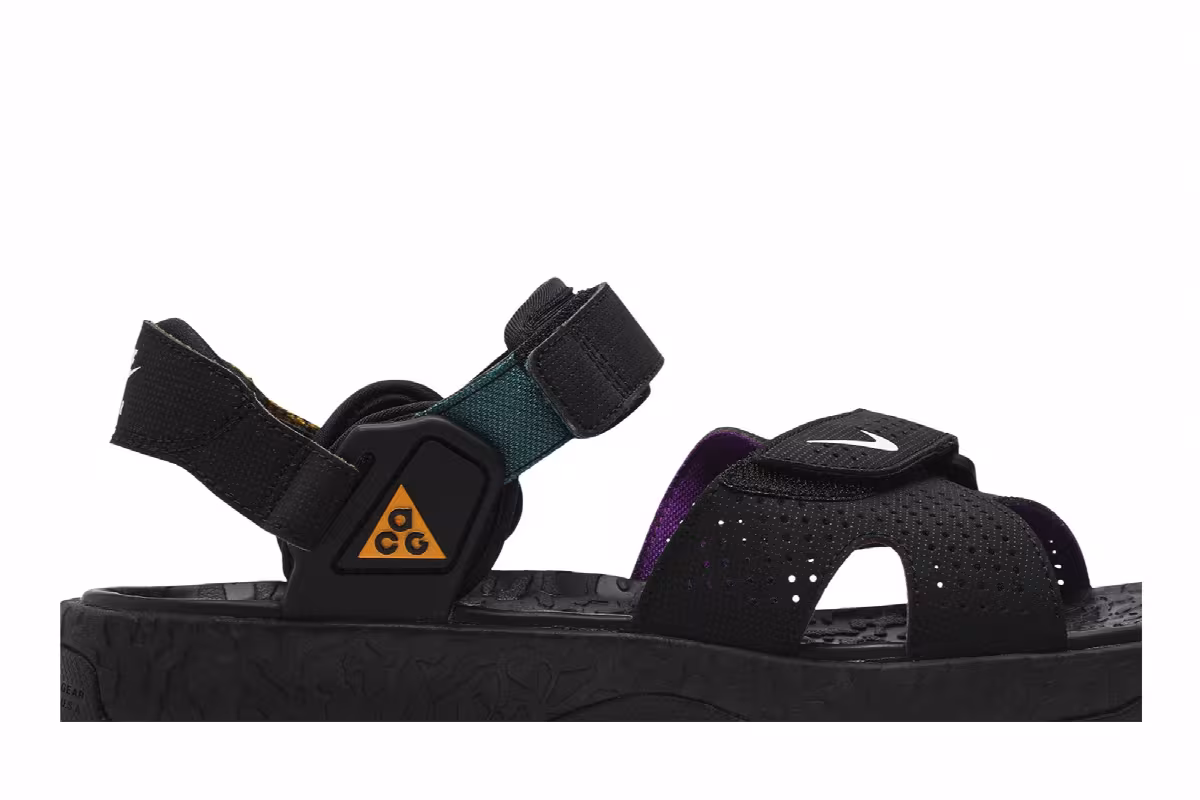 Nike ACG Air Deschutz Black Vivid Purple, view 3