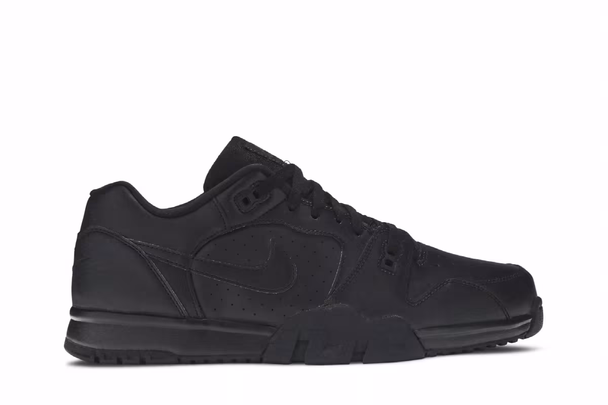 Nike Air Cross Trainer Low Triple Black, view 2
