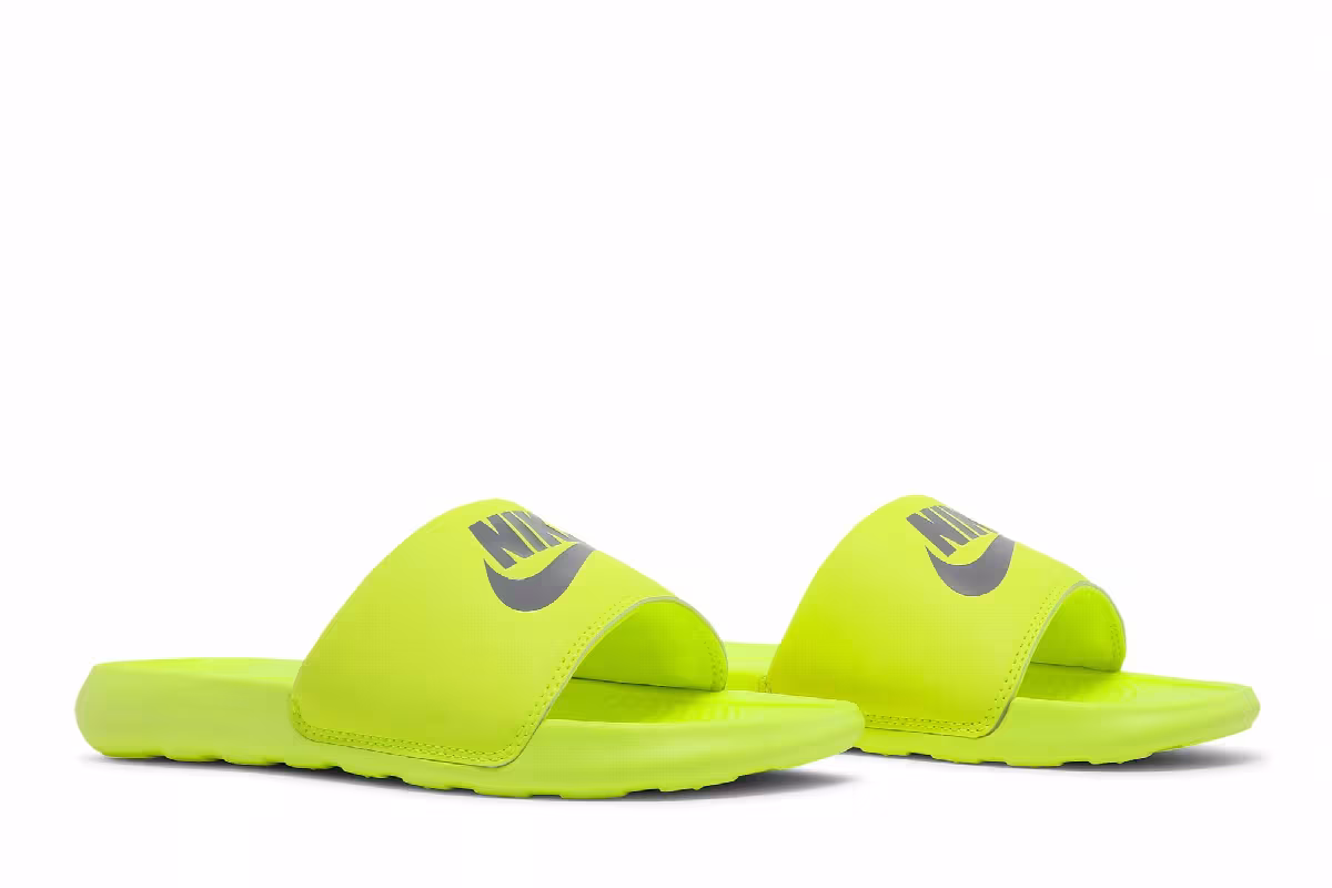 Nike Victori One Slide Volt Chrome, view 9
