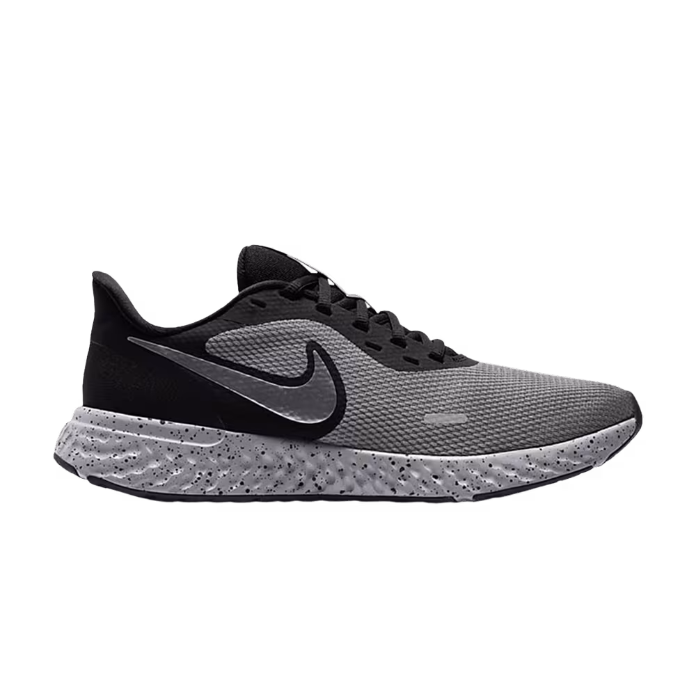 Nike Revolution 5 Premium Black Chrome