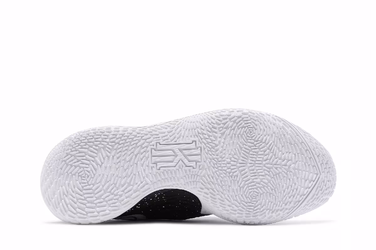 Nike Kyrie Low 3 Team White Black, view 5