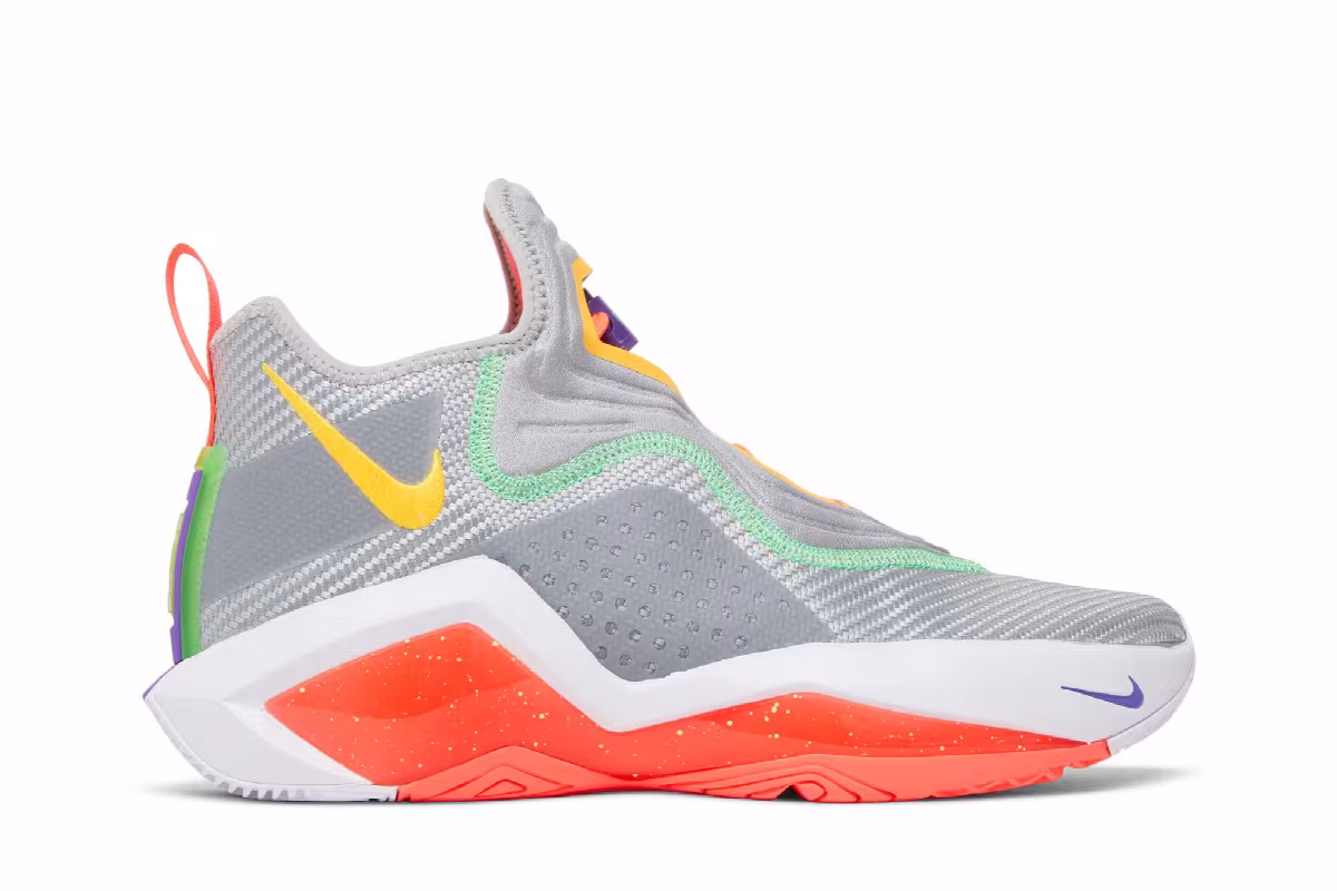 Nike LeBron Soldier 14 Hare, view 2