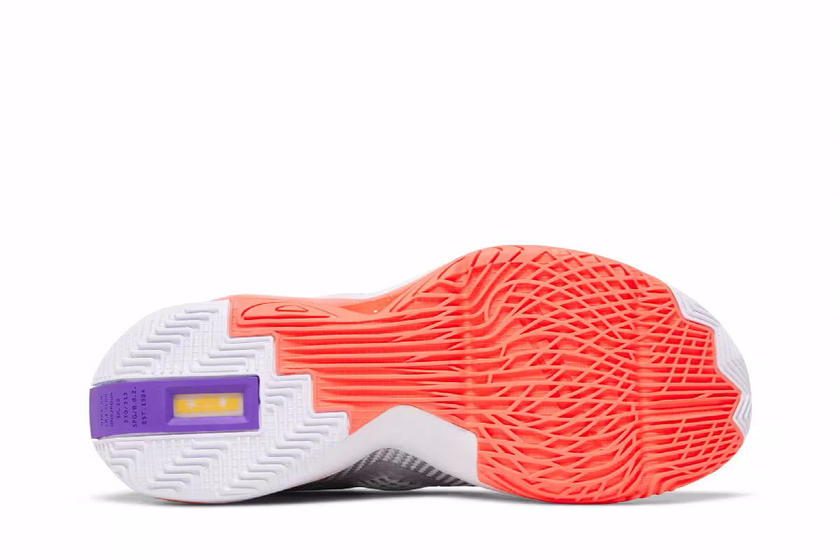 Nike LeBron Soldier 14 Hare, view 5