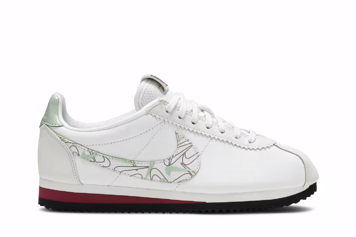 Nike Women's Classic Cortez SE Valentine, view 2