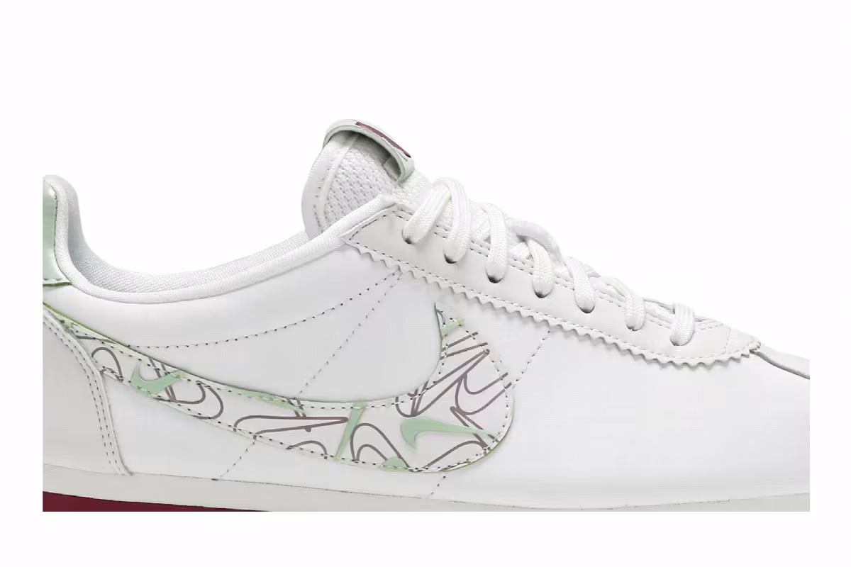 Nike Women's Classic Cortez SE Valentine, view 3