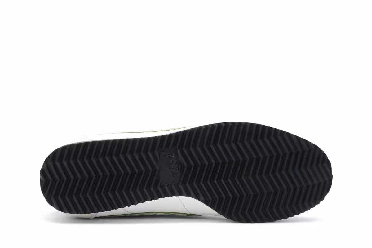 Nike Women's Classic Cortez SE Valentine, view 5