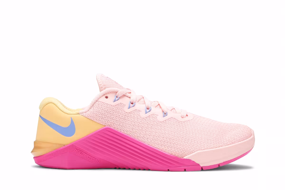 Nike Women's Metcon 5 Washed Coral Pink, view 2