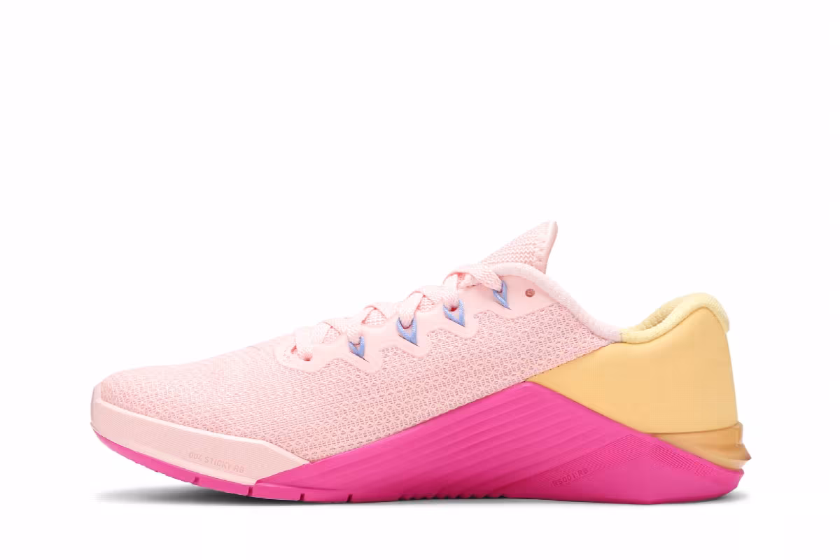 Nike Women's Metcon 5 Washed Coral Pink, view 4