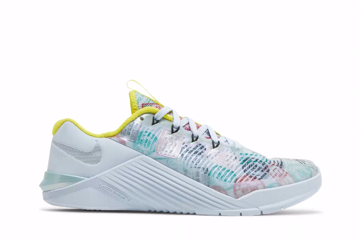 Nike Women's Metcon 5 AMP Hydrogen Blue, view 2