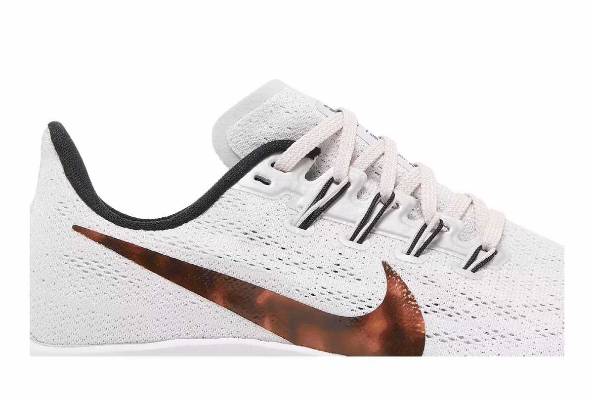 Nike Women's Air Zoom Pegasus 36 Barely Rose, view 3
