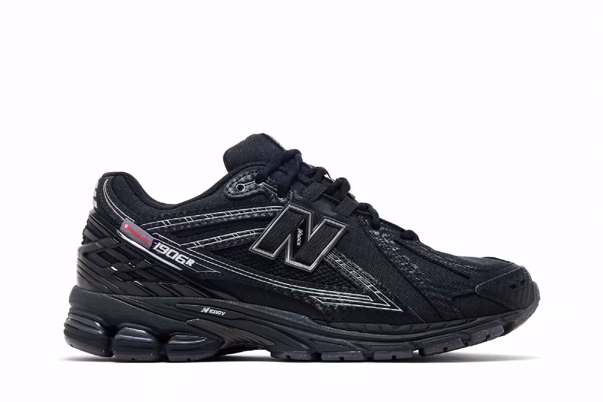 New Balance 1906R Black Silver Metallic, view 2