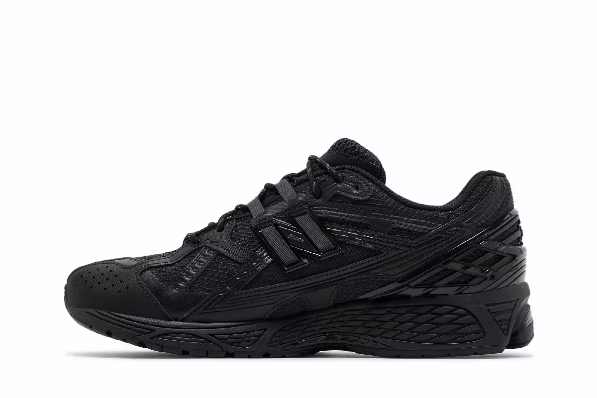 New Balance 1906U Triple Black, view 4
