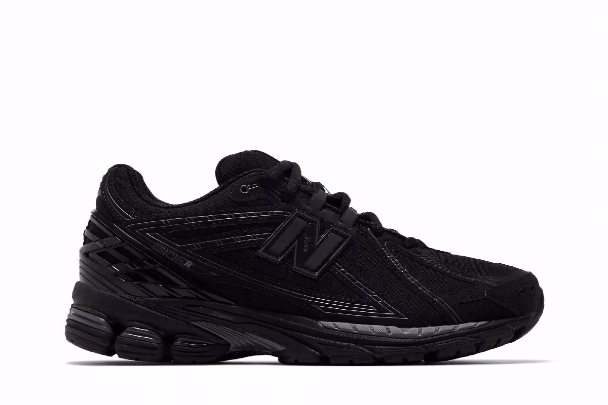 New Balance 1906R Triple Black, view 2