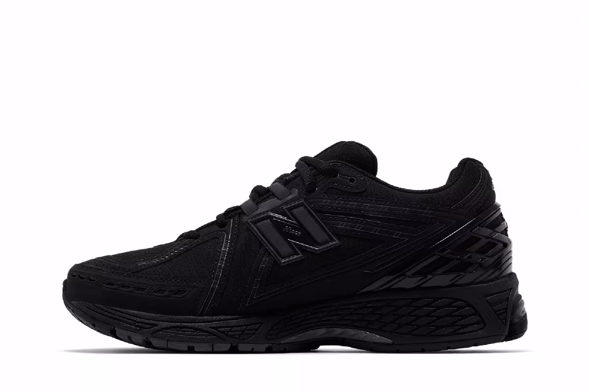 New Balance 1906R Triple Black, view 4