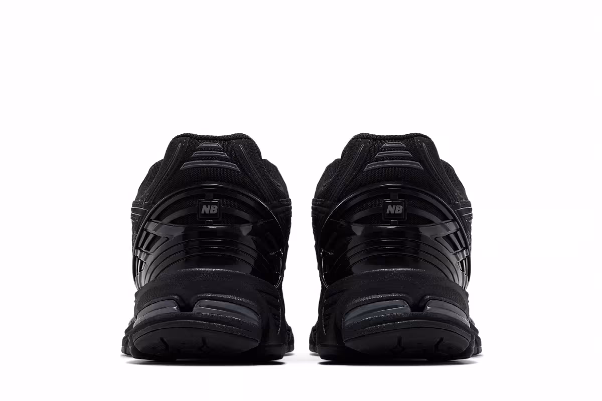 New Balance 1906R Triple Black, view 7