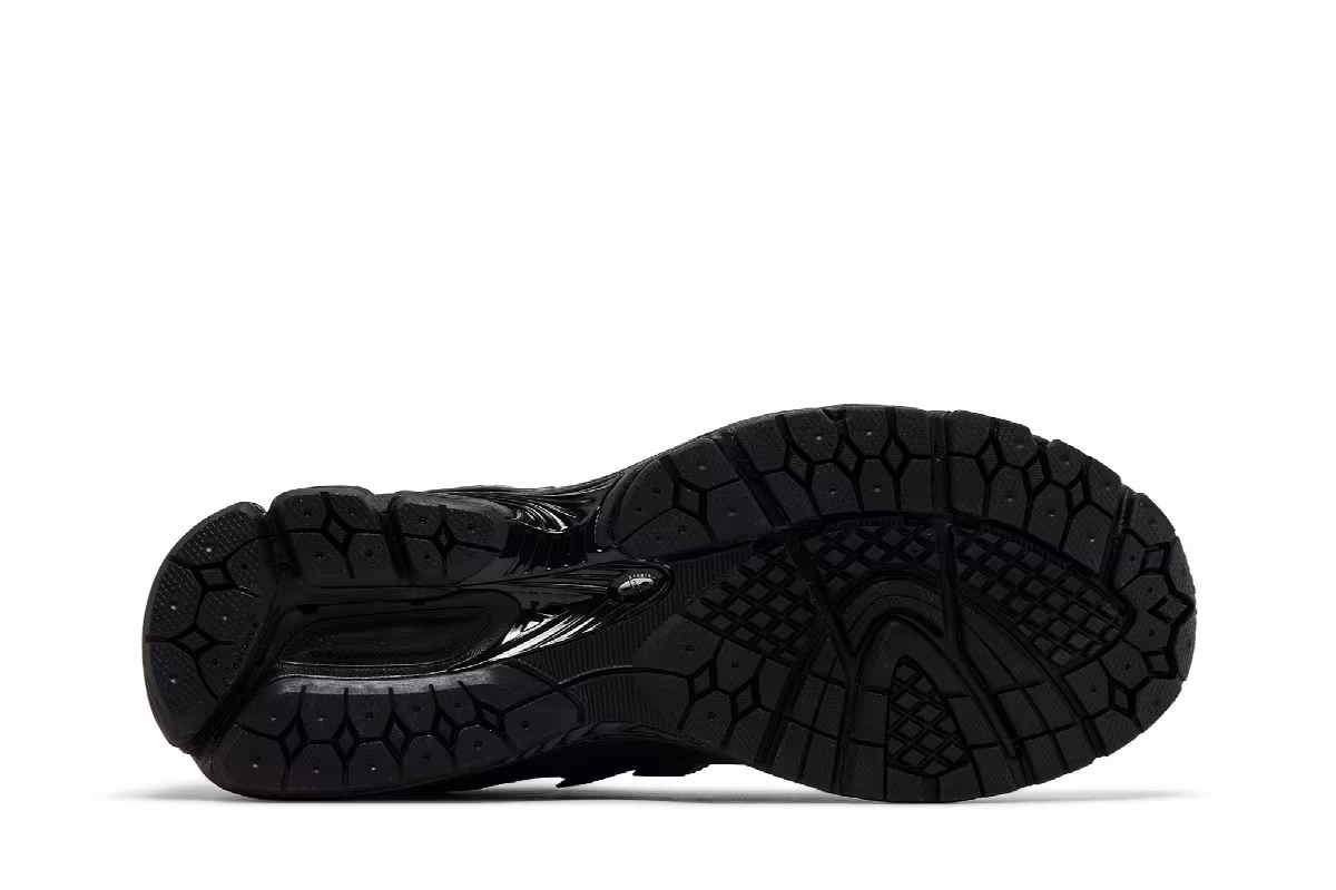 New Balance 1906W Triple Black, view 5