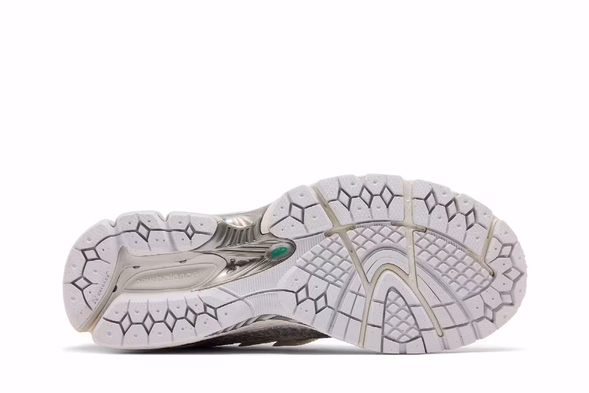 New Balance 1906F White Silver Metallic, view 5