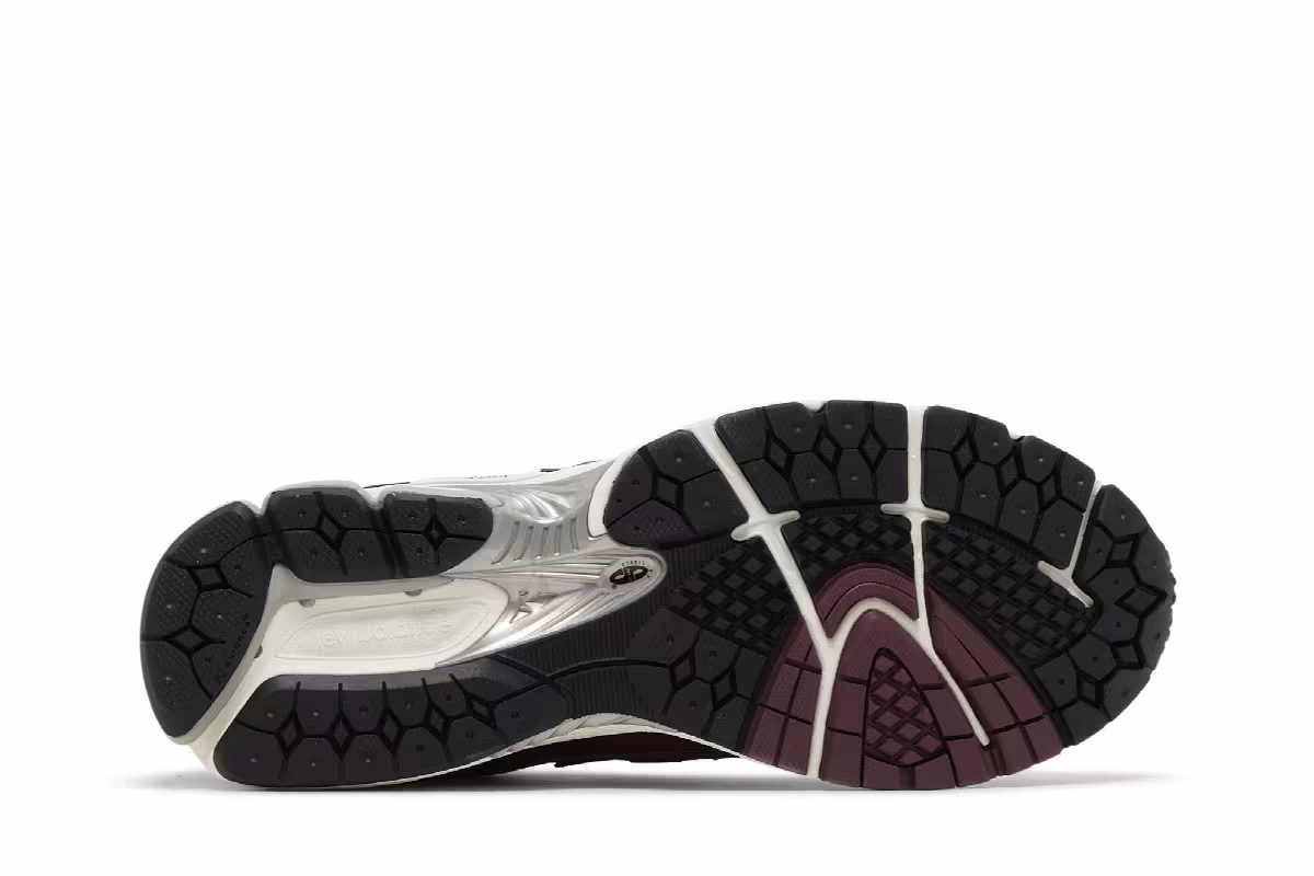 New Balance 1906R Burgundy, view 5