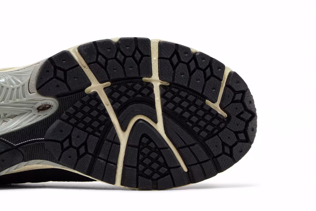 New Balance 1906F Phantom Dark Mushroom, view 6