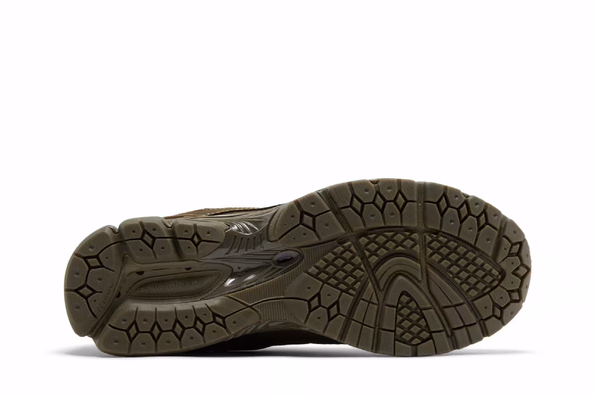 New Balance 1906R Dark Camo, view 5