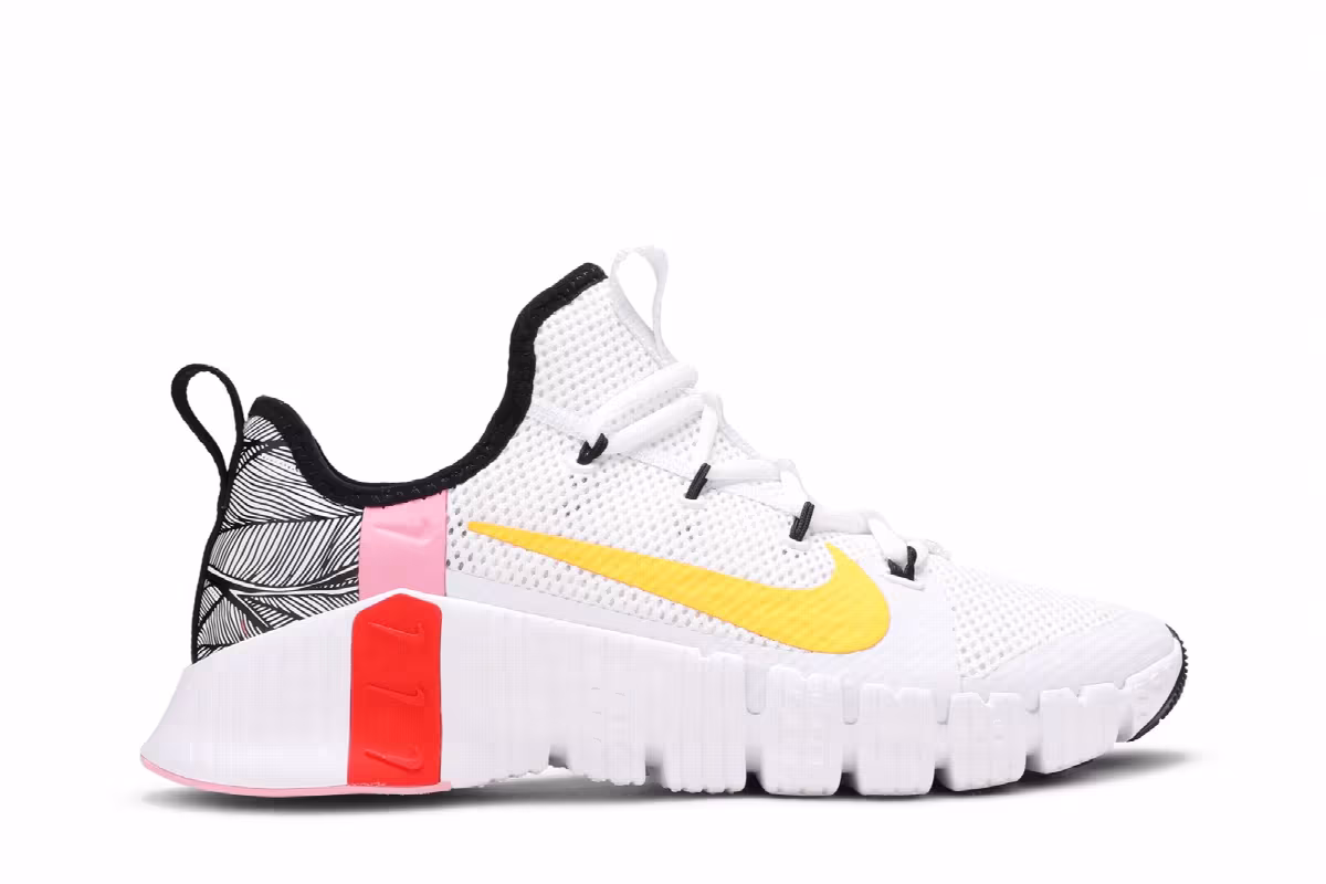 Nike Women's Free Metcon 3 White Team Orange, view 2