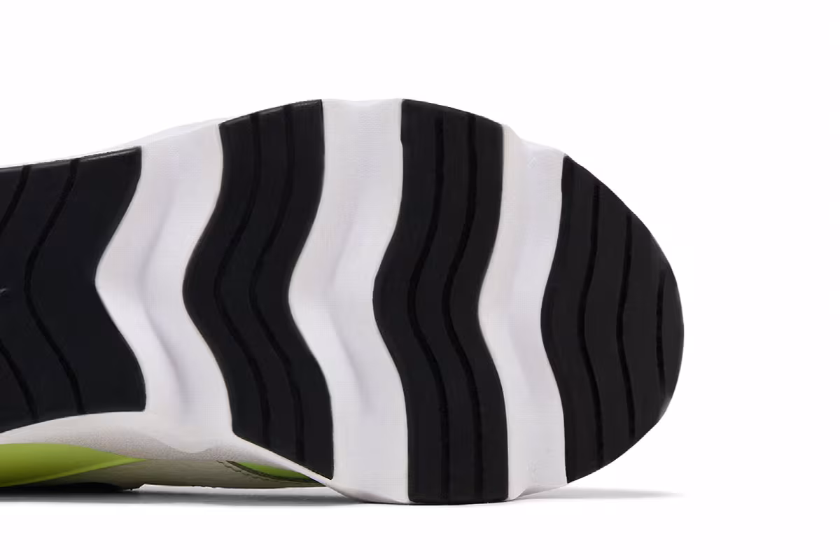 Nike Women's RYZ 365 Barely Volt, view 6