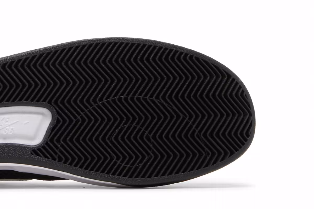 Nike Adversary SB Black White, view 6