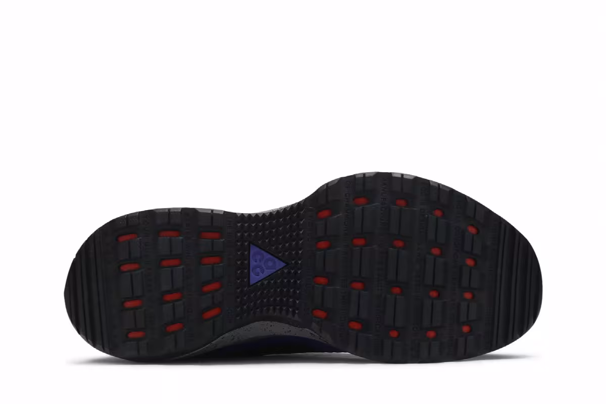 Nike ACG Zoom Air AO Fusion Violet Red, view 5